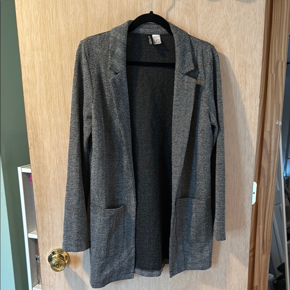 Gray Long-Line Blazer with Classic Lapel Collar